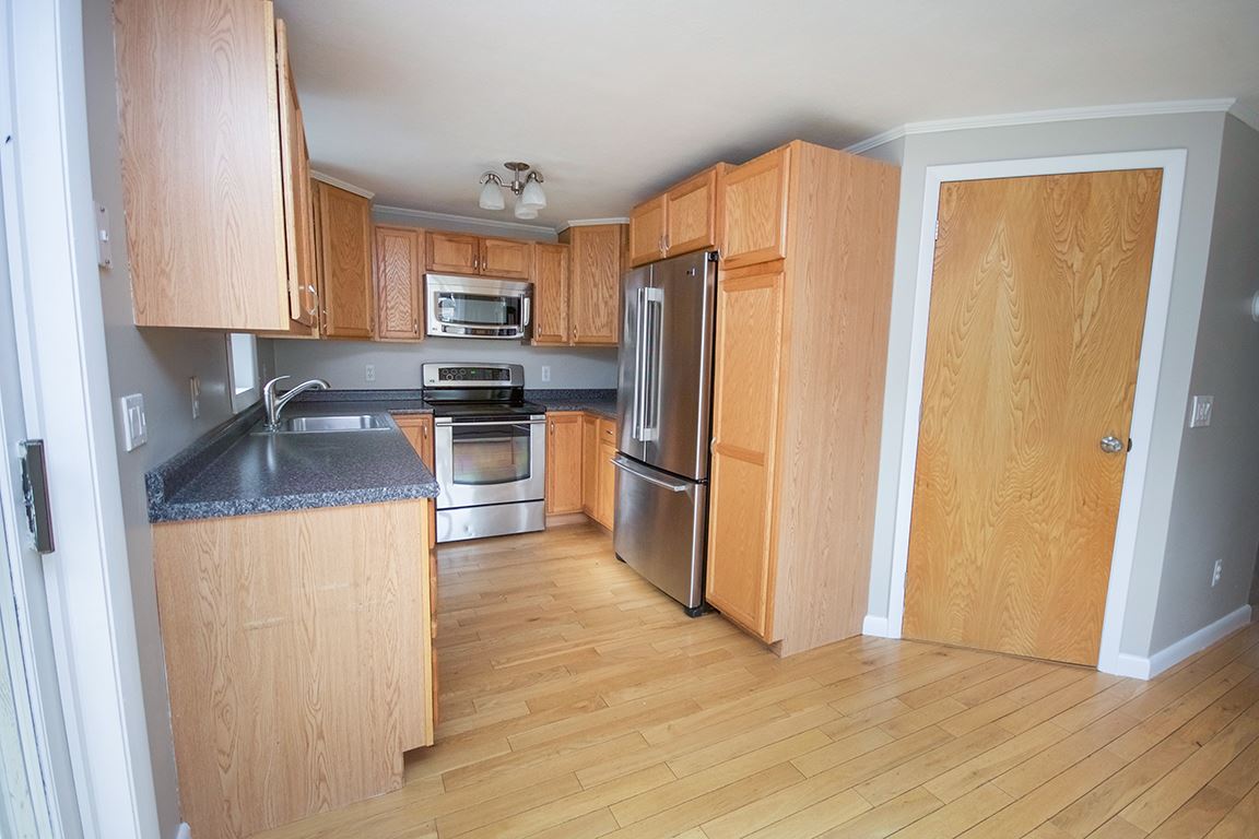 5 Rutledge Road, Unit 4 Plaistow, NH 03865 - Photo 9 of 32 Gallery Image 9