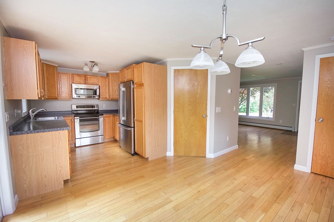 5 Rutledge Road, Unit 4 Plaistow, NH 03865 - Photo 10 of 32 Gallery Image 10