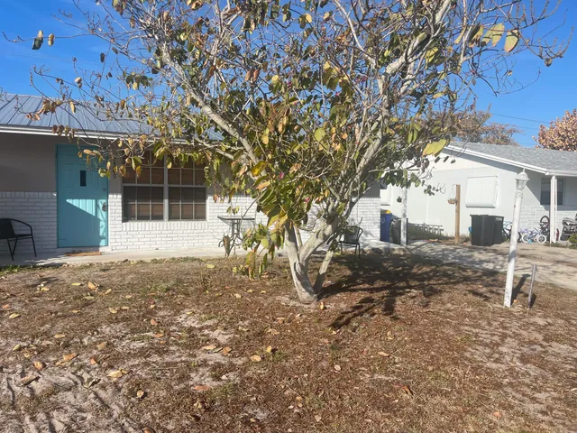$2,300 | 2309 Northeast Rustic Way, Jensen Beach, FL 34957