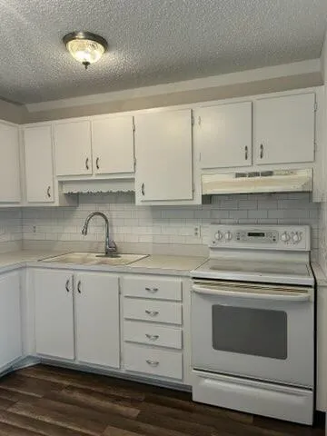 $2,300 | 2309 Northeast Rustic Way, Jensen Beach, FL 34957