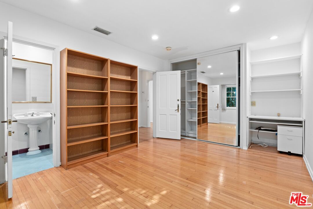 295 Homewood Road Los Angeles, CA 90049 - Photo 23 of 23