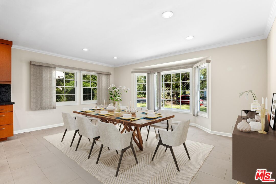 295 Homewood Road Los Angeles, CA 90049 - Photo 10 of 23