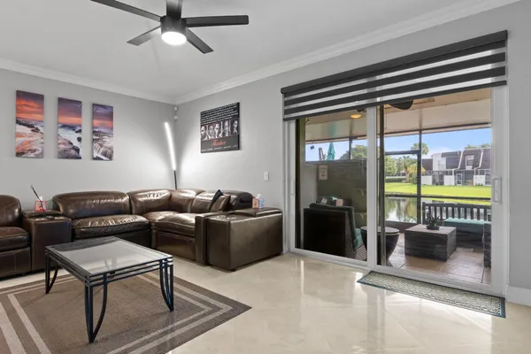 $3,000 | 9119 Lime Tree Lane, Unit 169, Pembroke Pines, FL 33024