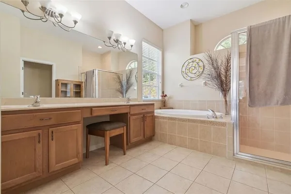 $575,000 | 2425 Blue Stone Court, Valrico, FL 33594