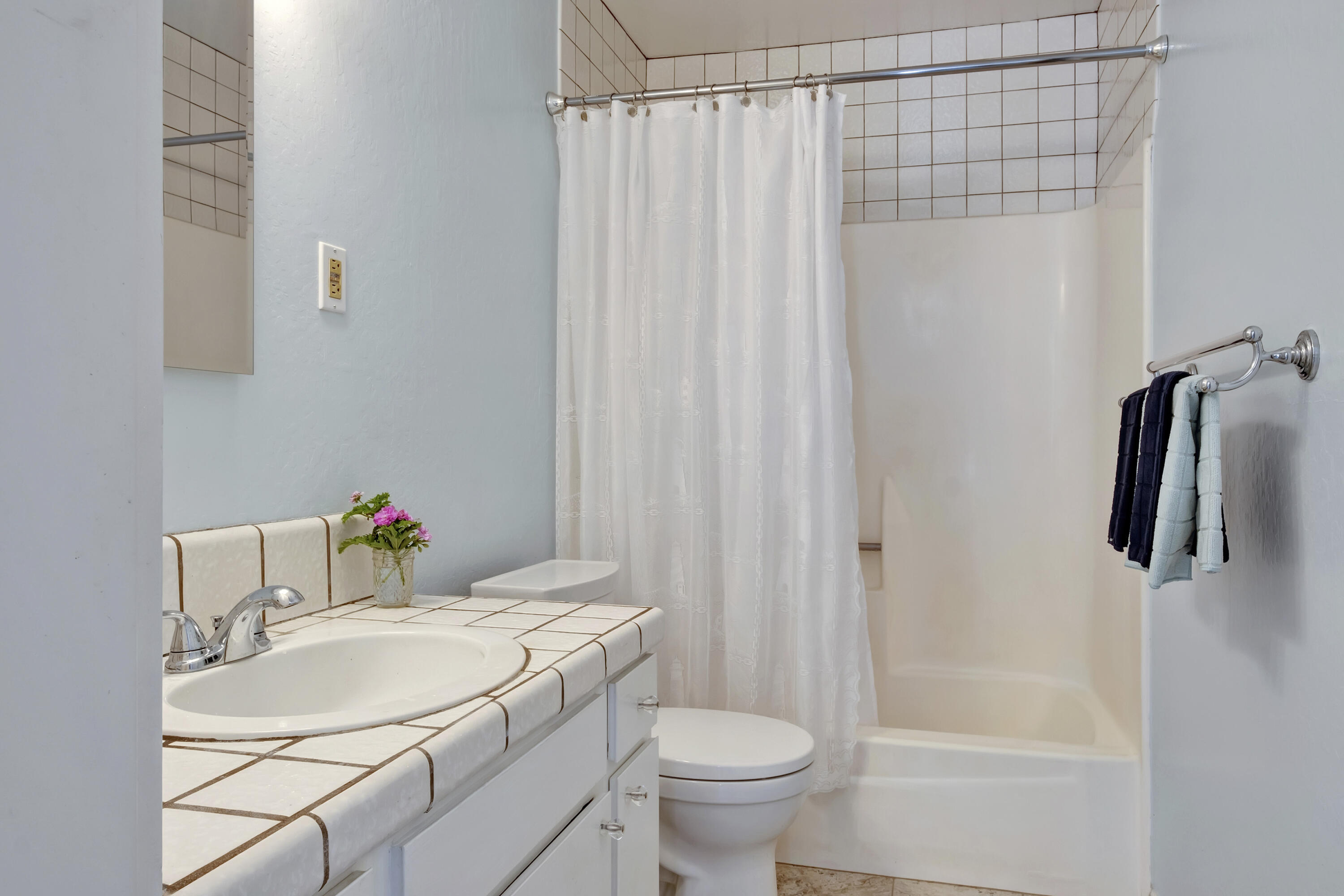 585 Sycamore Vista Road Santa Barbara, CA 93108 - Photo 14 of 26 Primary Bathroom