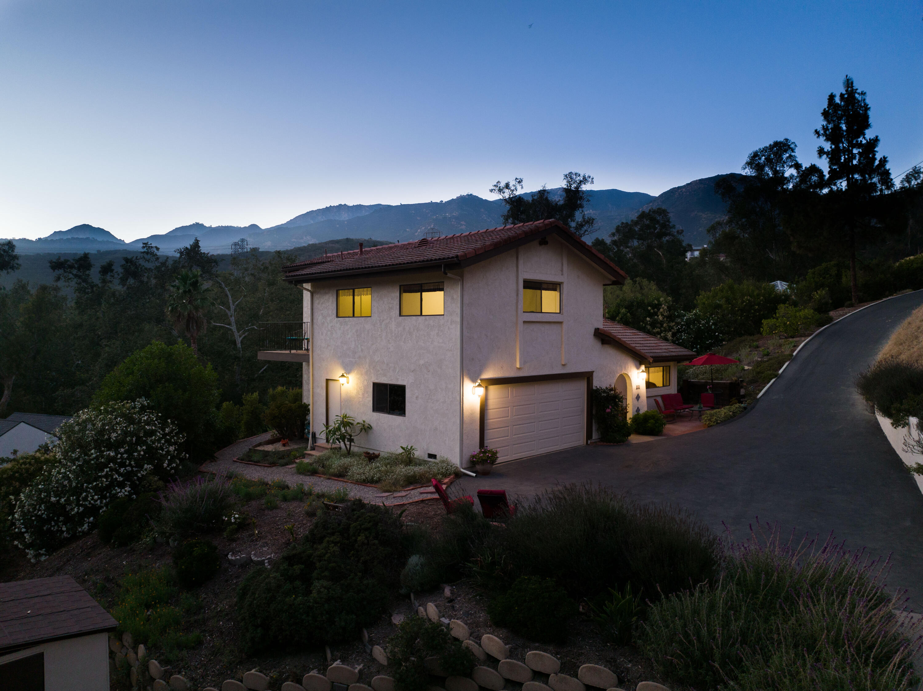 585 Sycamore Vista Road Santa Barbara, CA 93108 - Photo 24 of 26 Twilight