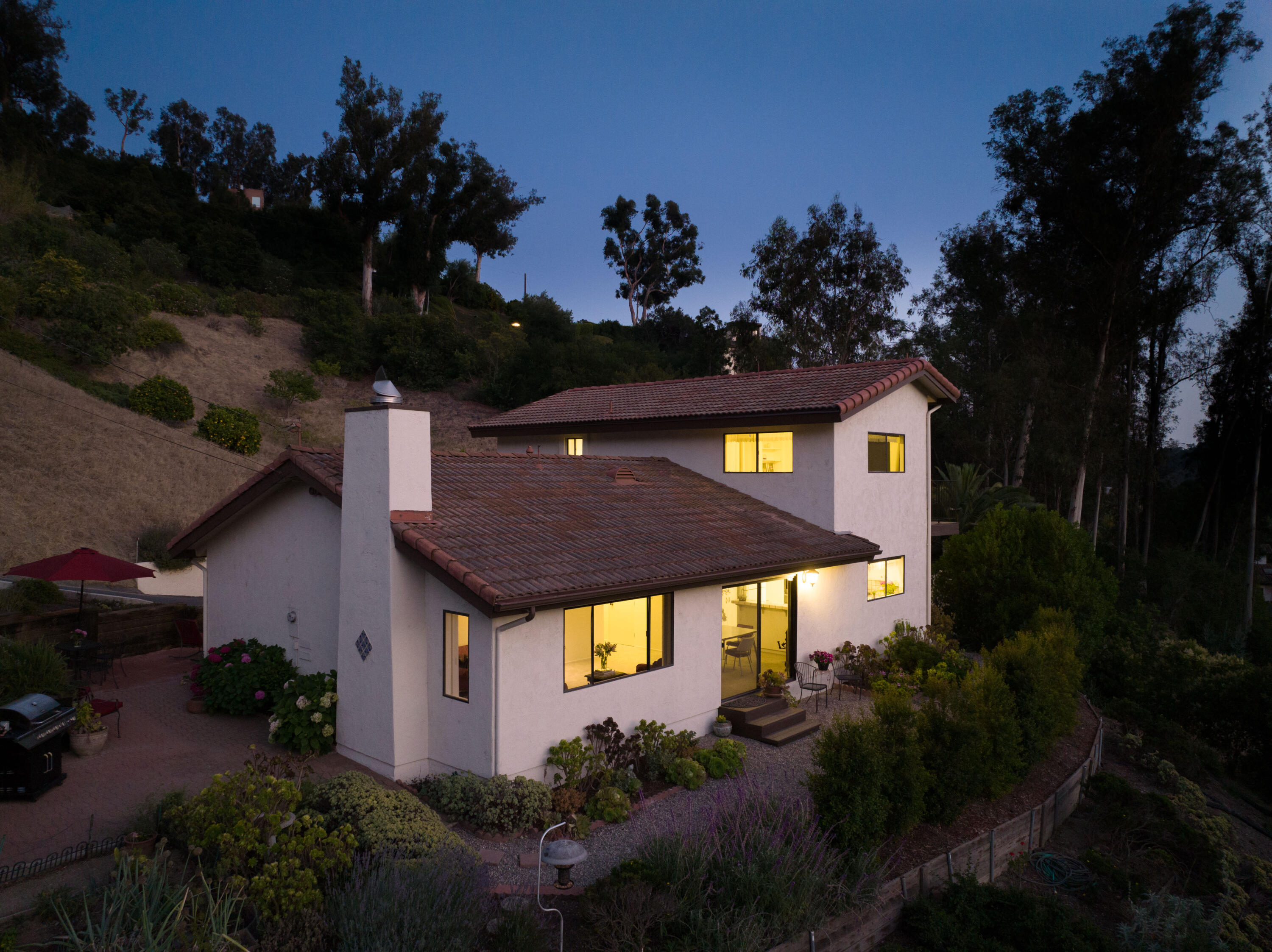 585 Sycamore Vista Road Santa Barbara, CA 93108 - Photo 25 of 26 Twilight