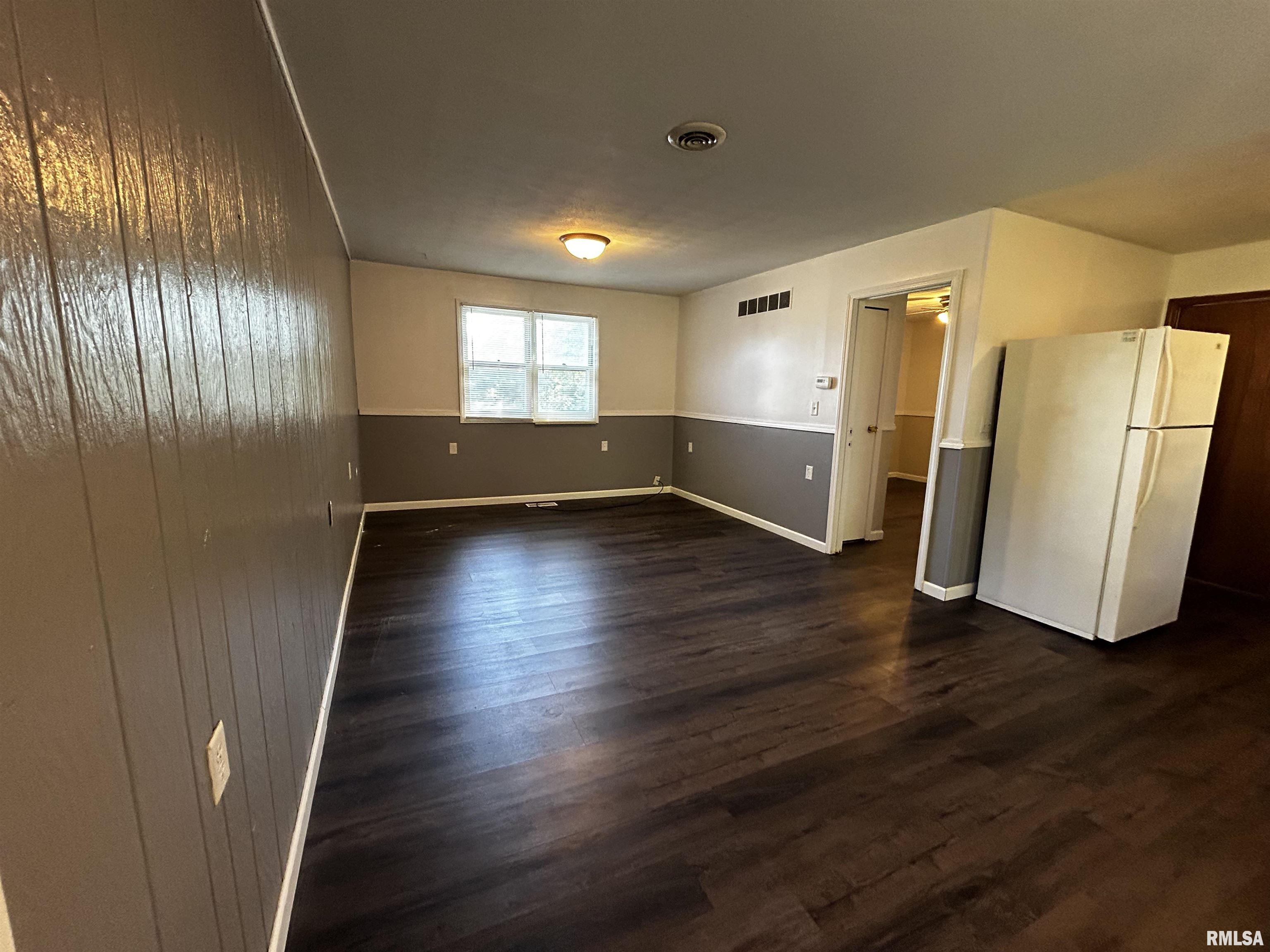 126 Amsler Street, Unit B Bartonville, IL 61607 - Photo 3 of 8