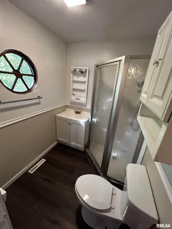 $850 | 126 Amsler Street, Unit B, Bartonville, IL 61607