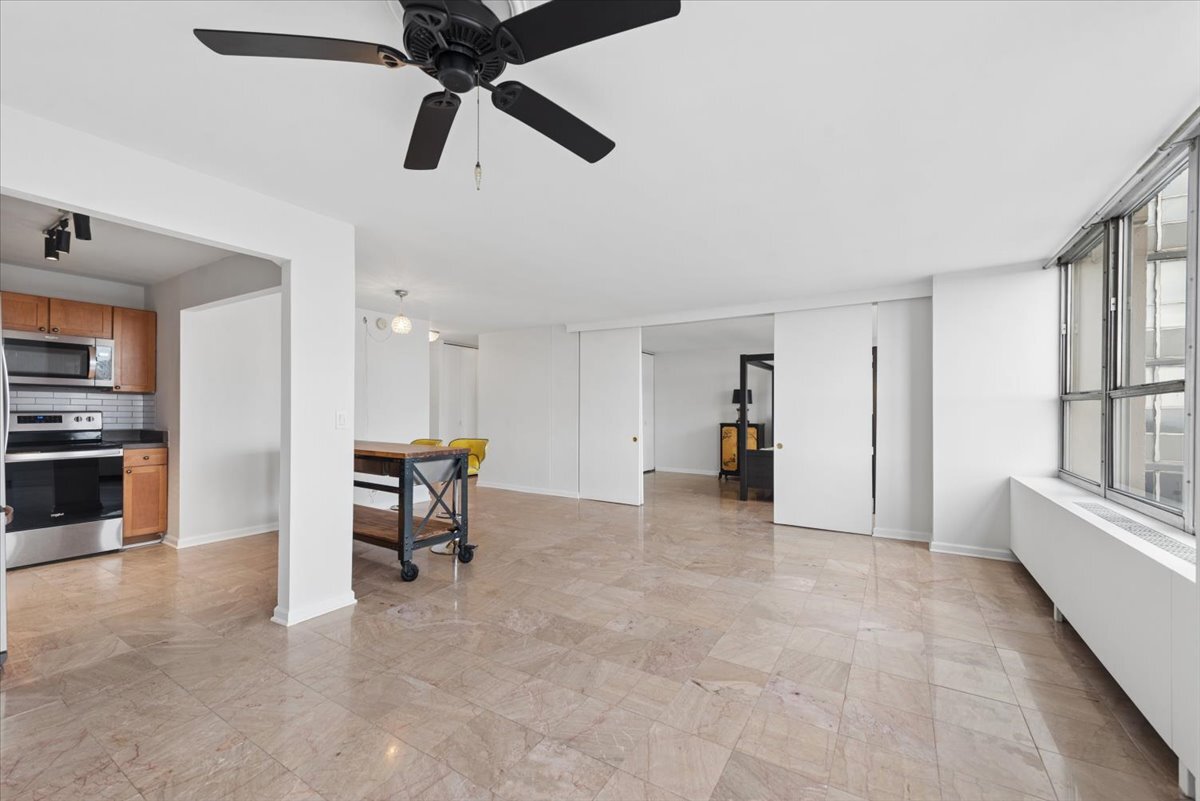 655 West Irving Park Road, Unit 906 Chicago, IL 60613 - Photo 3 of 20