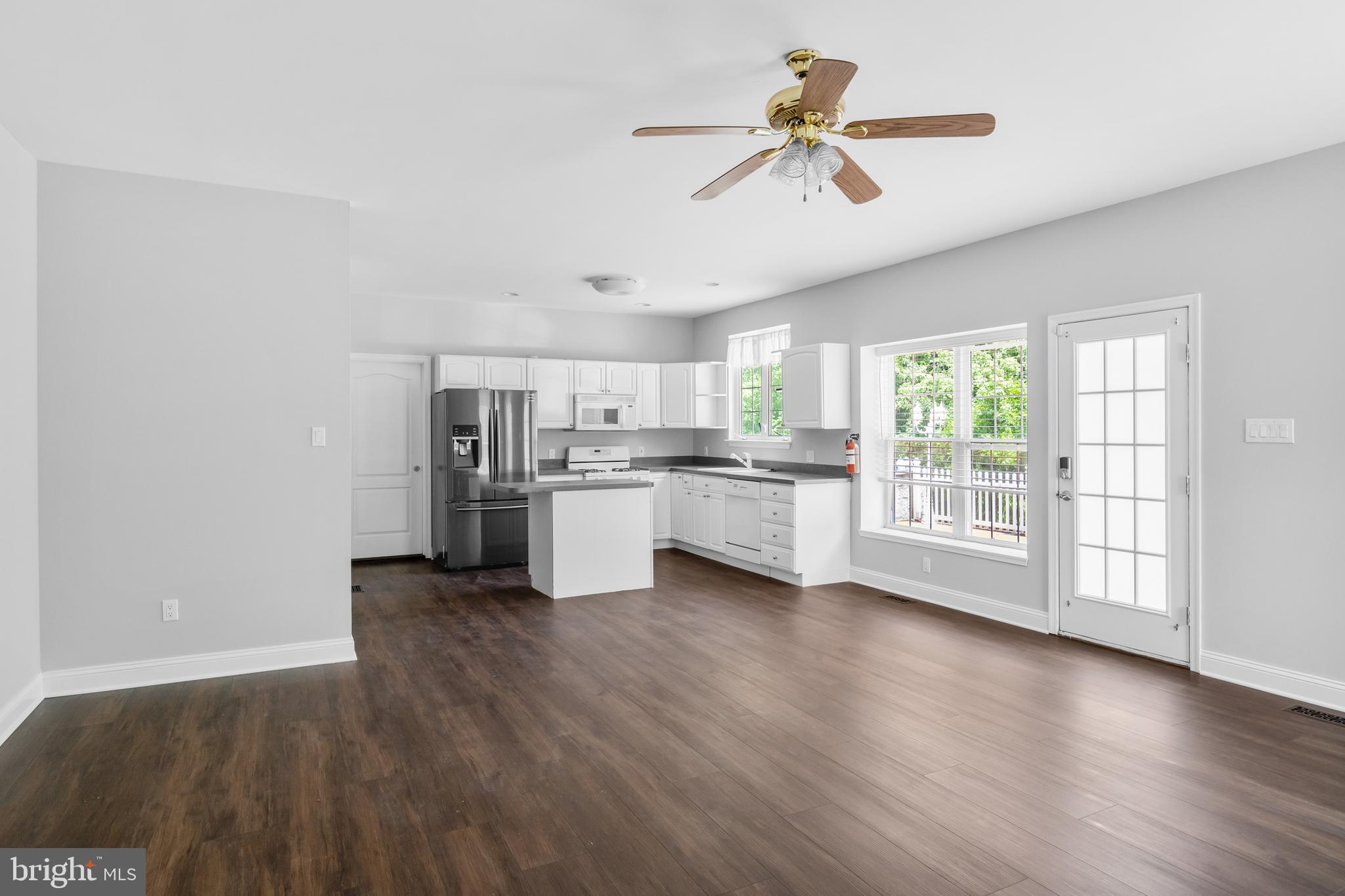 265 Mt Laurel Road Mount Laurel, NJ 08054 - Photo 29 of 62 Guest Suite - Living Room