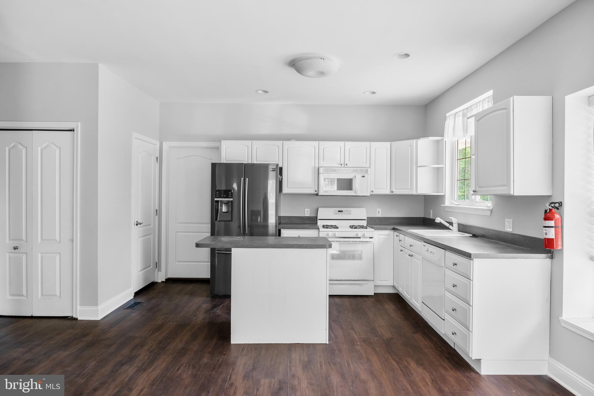 265 Mt Laurel Road Mount Laurel, NJ 08054 - Photo 30 of 62 Guest Suite - Kitchen