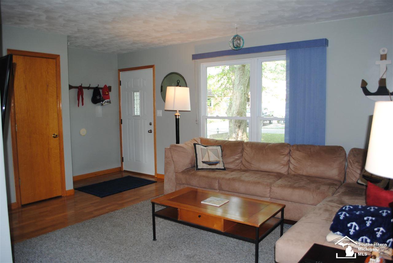 13790 Alton Road Monroe, MI 48161 - Photo 11 of 37 50048506-10.JPG