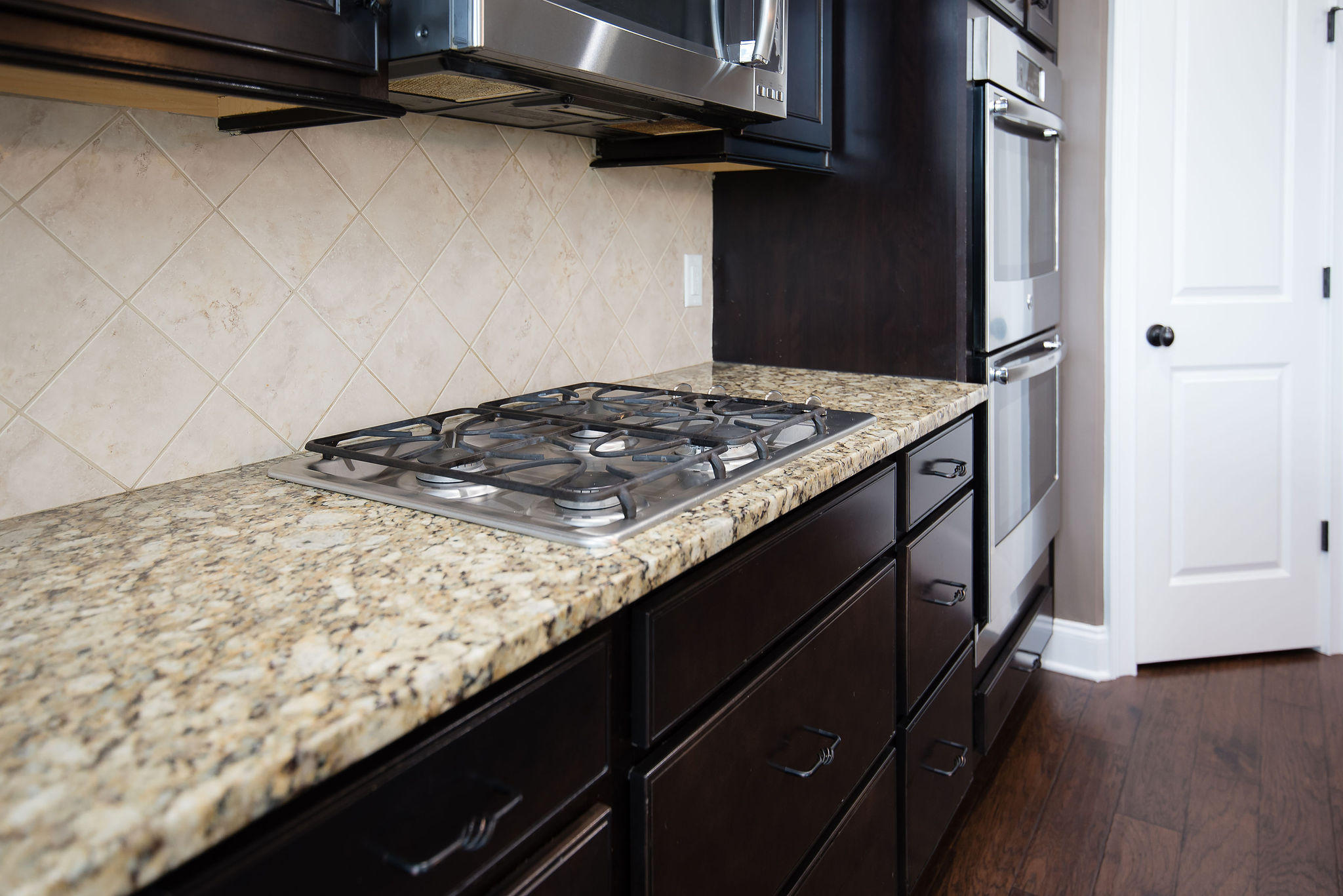 424 Spectrum Road Summerville, SC 29486 - Photo 11 of 44 Gas Cooktop