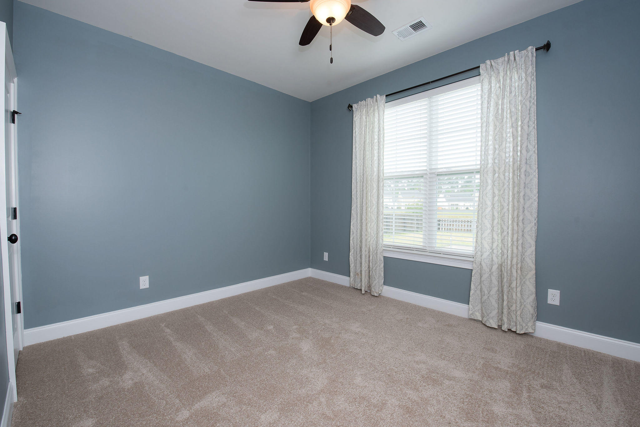 424 Spectrum Road Summerville, SC 29486 - Photo 14 of 44 1st Floor Guest Suite