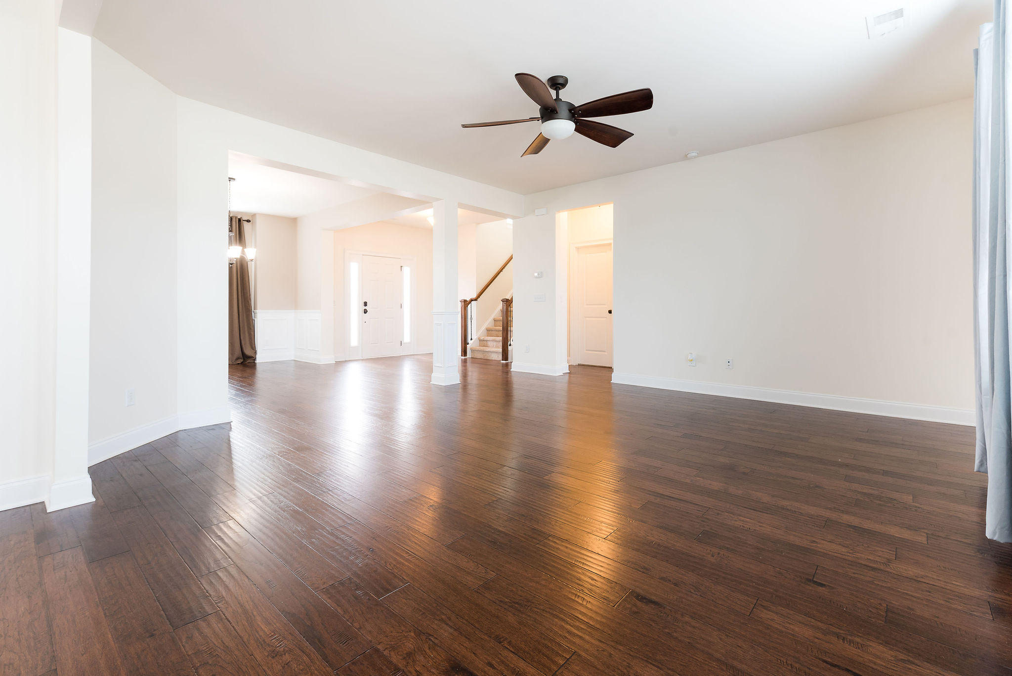 424 Spectrum Road Summerville, SC 29486 - Photo 5 of 44 Living Room
