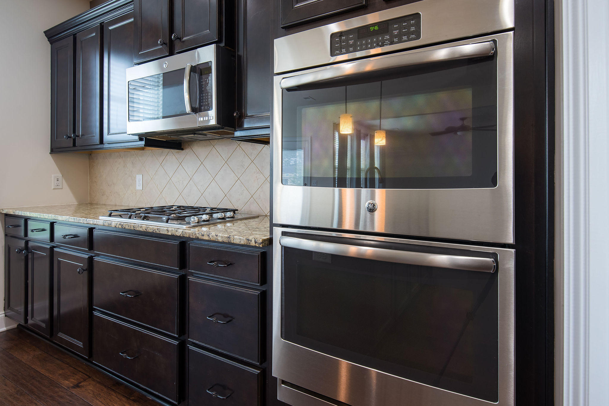 424 Spectrum Road Summerville, SC 29486 - Photo 10 of 44 Double Ovens