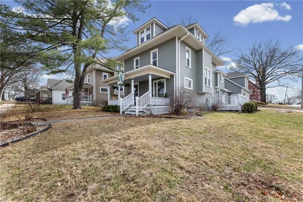 $415,000 | 501 East Shawnee Street, Paola, KS 66071