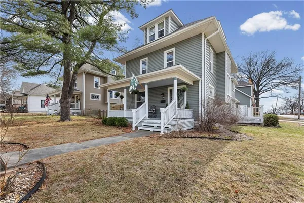 $415,000 | 501 East Shawnee Street, Paola, KS 66071