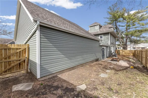 $415,000 | 501 East Shawnee Street, Paola, KS 66071