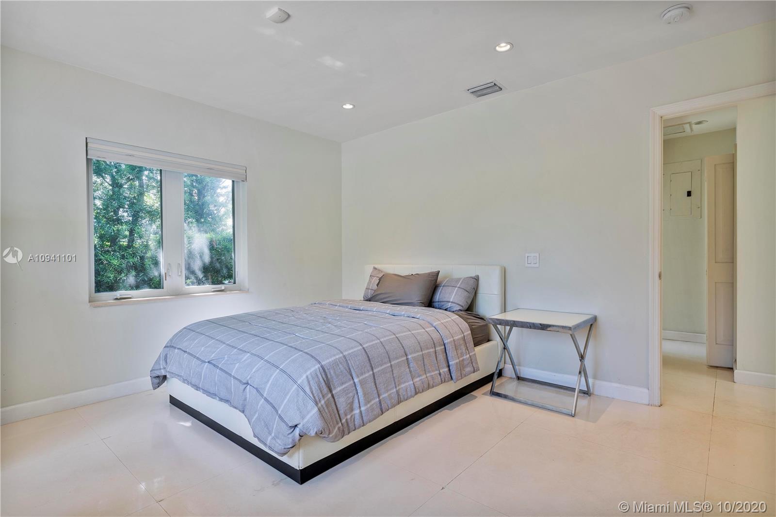 6025 Alton Road Miami Beach, FL 33140 - Photo 14 of 28