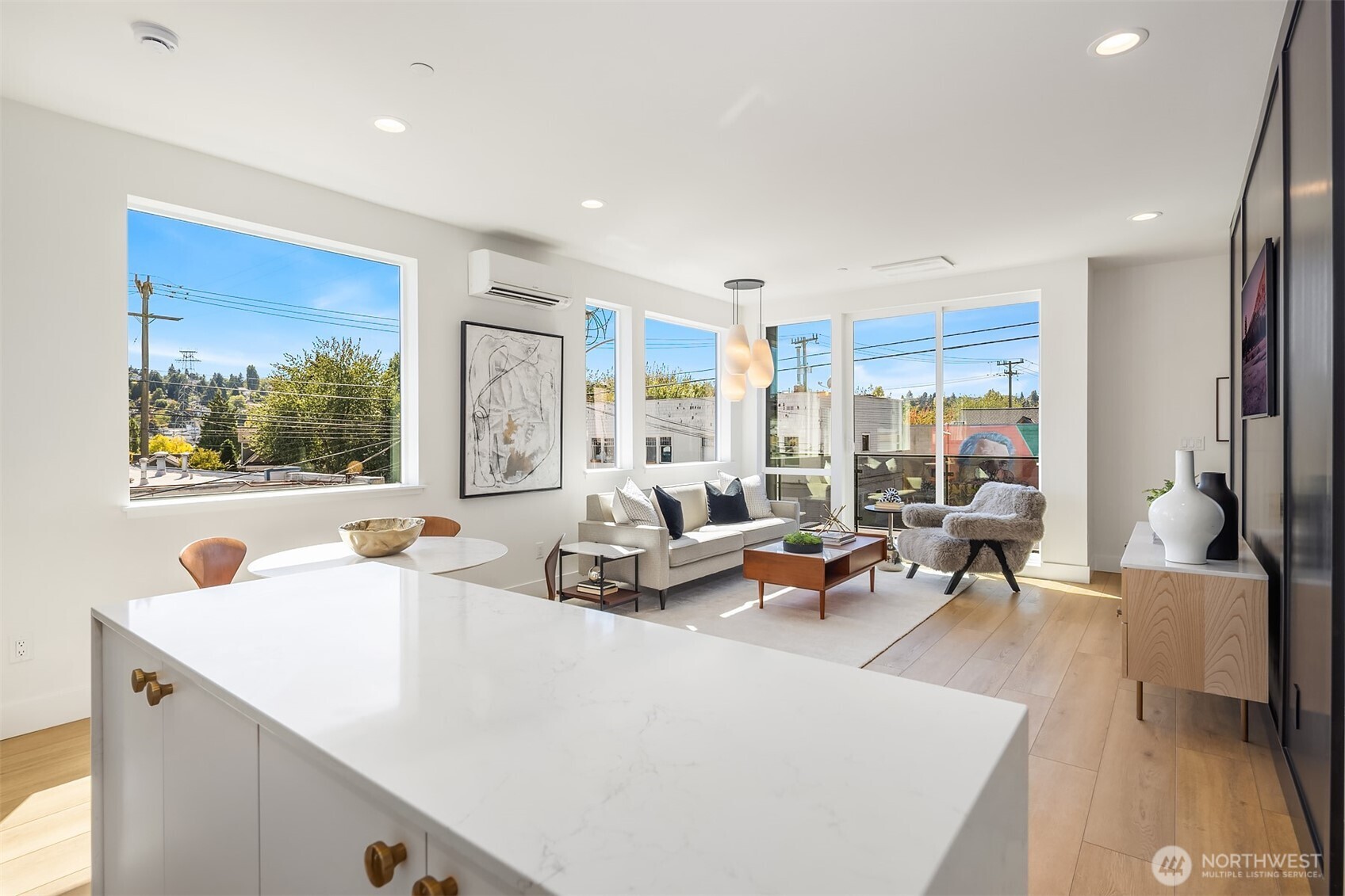 3606 Francis Avenue North Seattle, WA 98103 - Photo 3 of 35