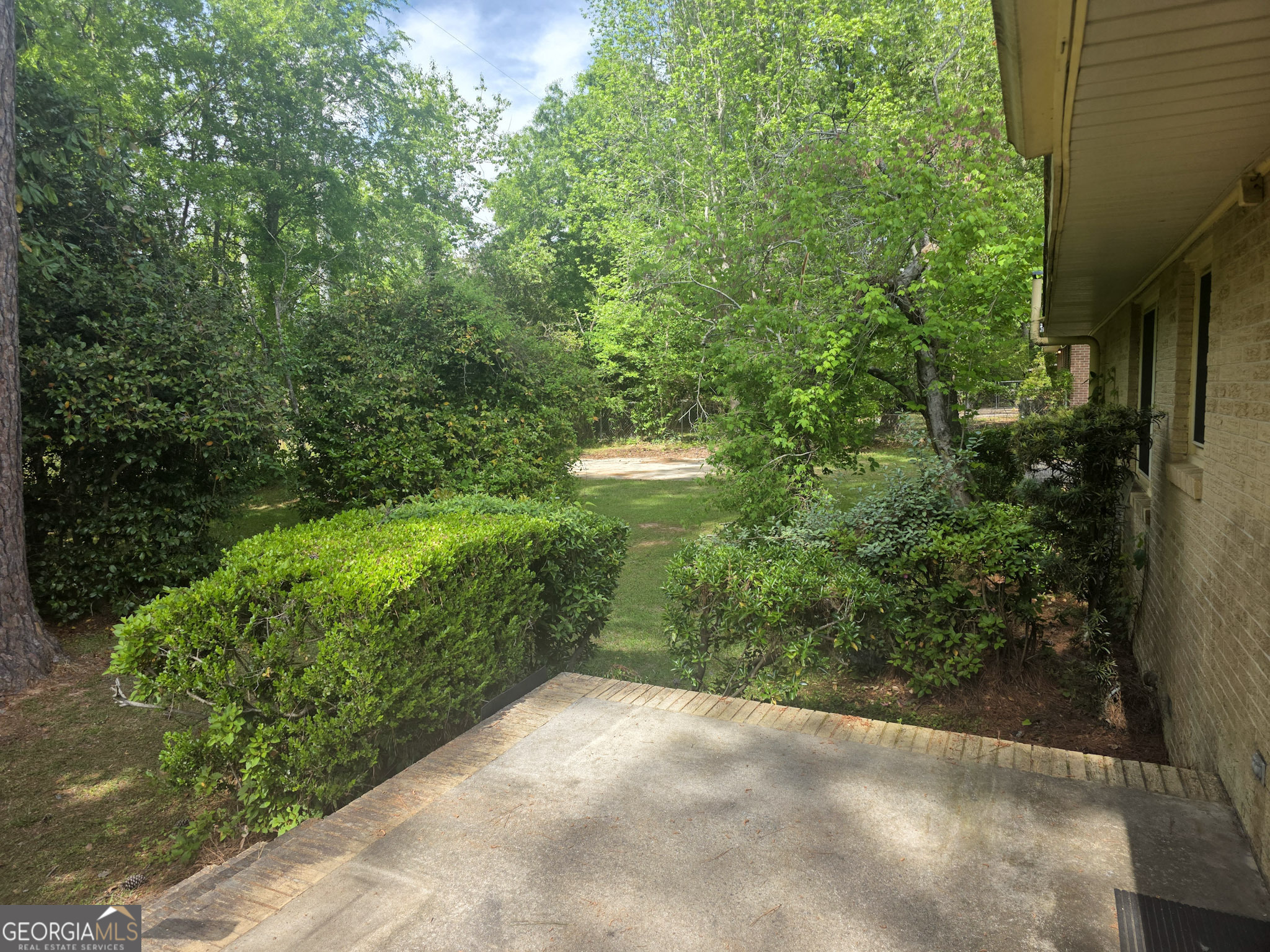 1712 Briarcliff Road Milledgeville, GA 31061 - Photo 44 of 44 a view of a garden with plants