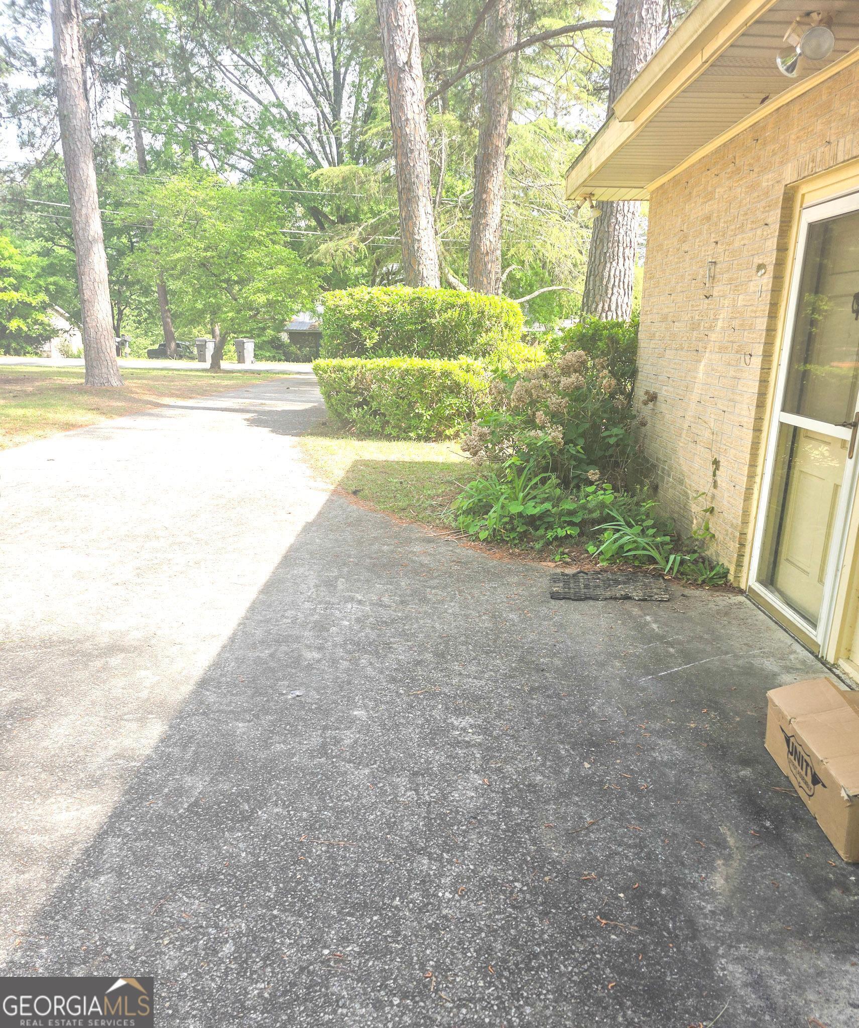 1712 Briarcliff Road Milledgeville, GA 31061 - Photo 10 of 44 a view of outdoor space and garden