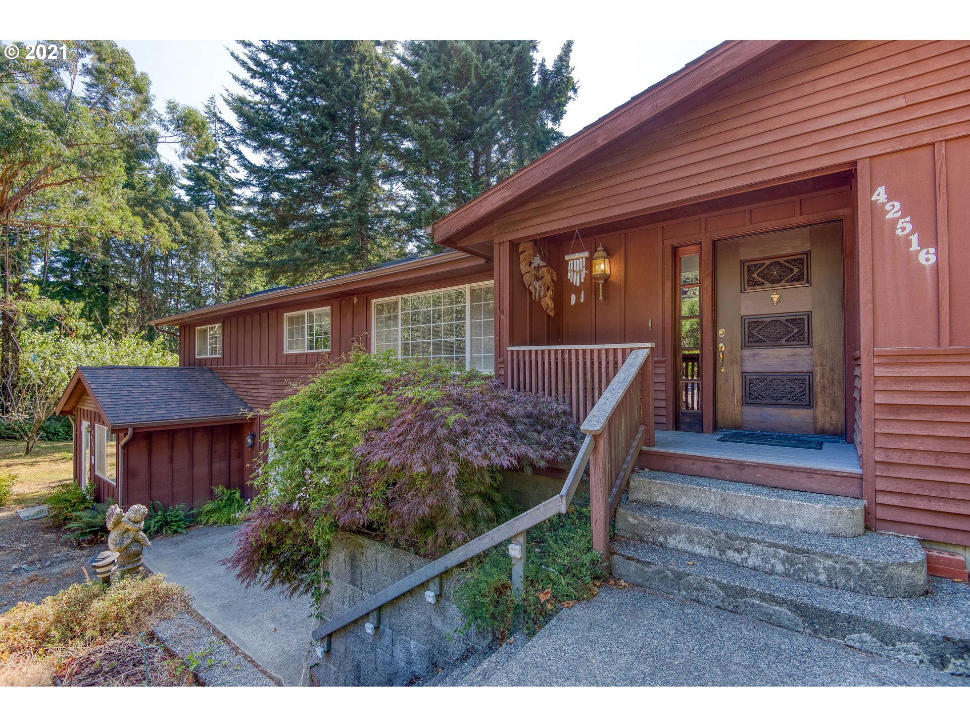 42516 Port Orford Loop Road Port Orford, OR 97465 - Photo 4 of 32 Gallery Image 4