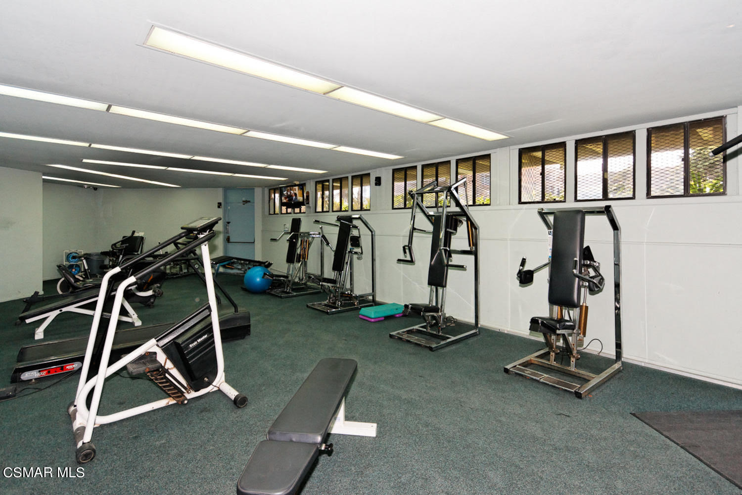 2901 Peninsula Road, Unit 137 Oxnard, CA 93035 - Photo 27 of 36 a view of a room with gym equipment