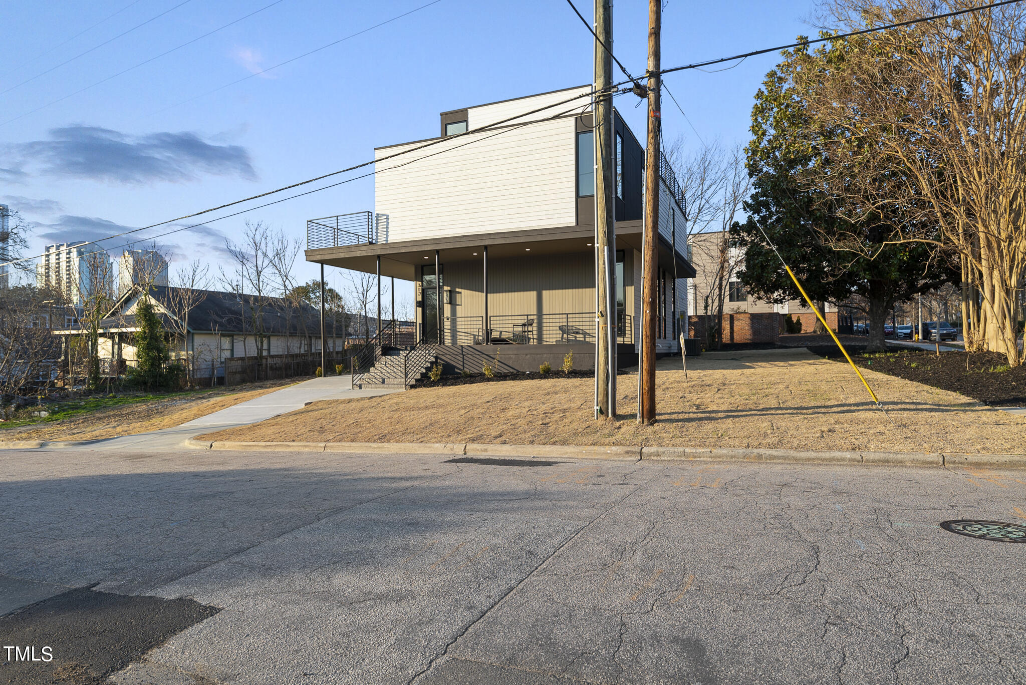 517 East Cabarrus Street Raleigh, NC 27601 - Photo 8 of 58 DSC02653