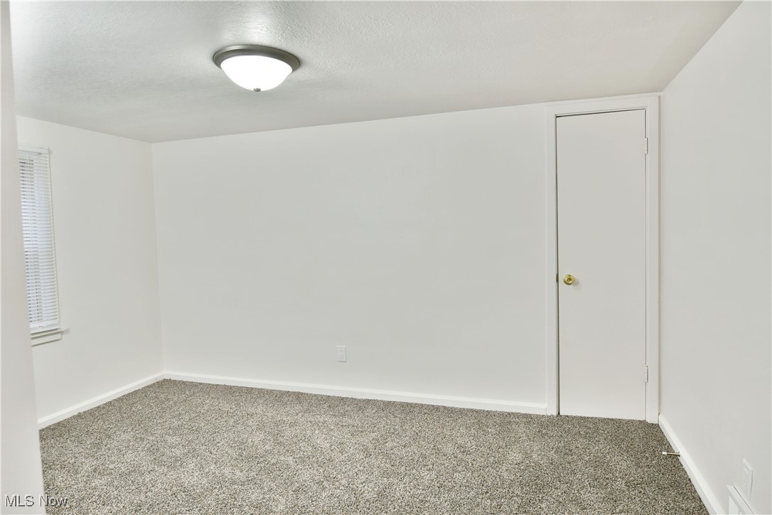 1460 North Road Northeast Warren, OH 44483 - Photo 23 of 50 Bedroom 3