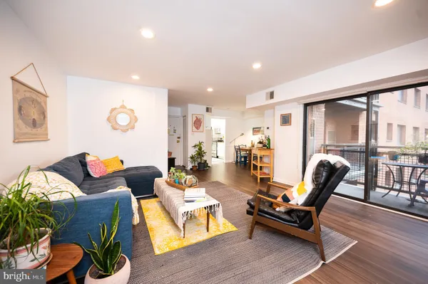 $325,000 | 7611 Maple Avenue, Unit 503, Takoma Park, MD 20912
