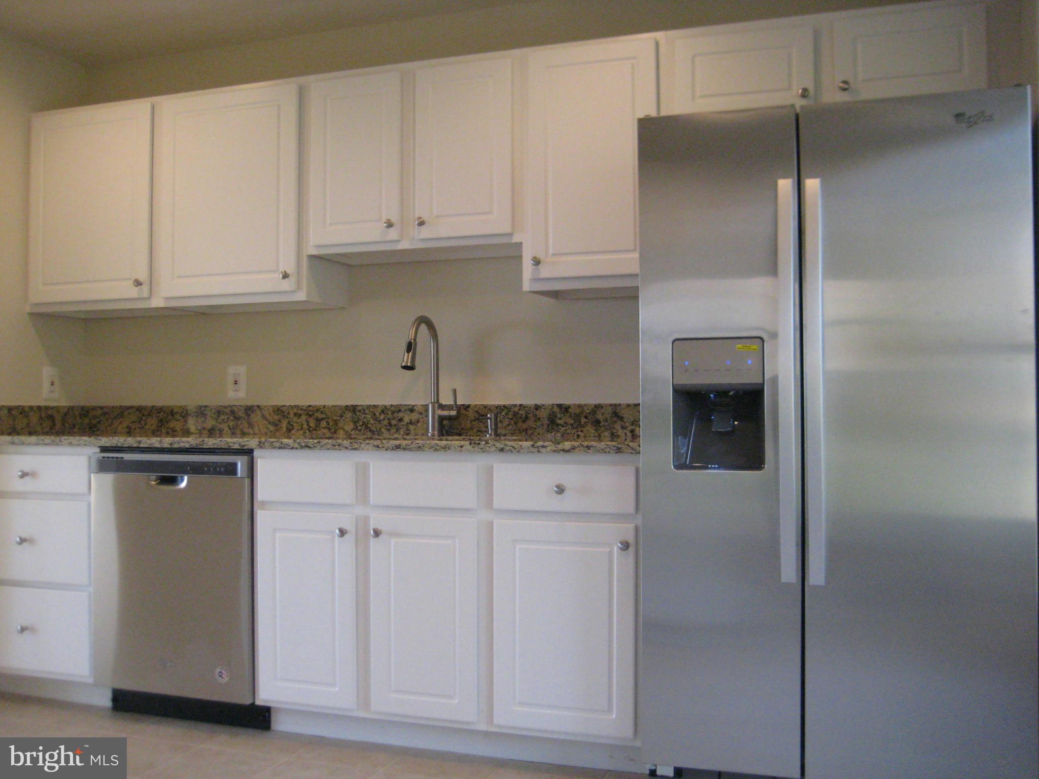 6148 Mt Phillip Road Frederick, MD 21703 - Photo 4 of 14 NEW GRANITE & STAINLESS APPLIANCES