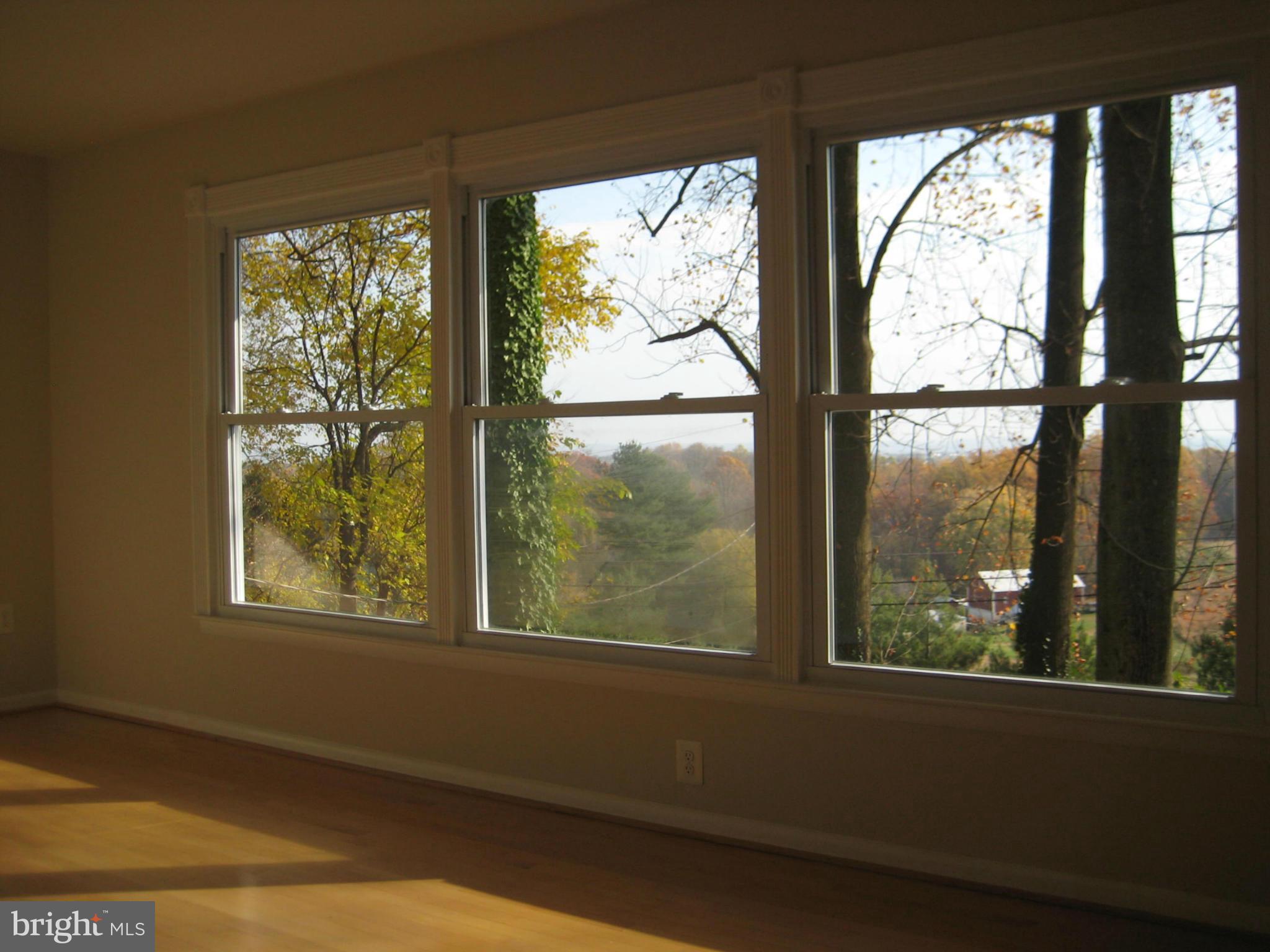 6148 Mt Phillip Road Frederick, MD 21703 - Photo 5 of 14 LIVING ROOM WITH SCENIC VIEWS