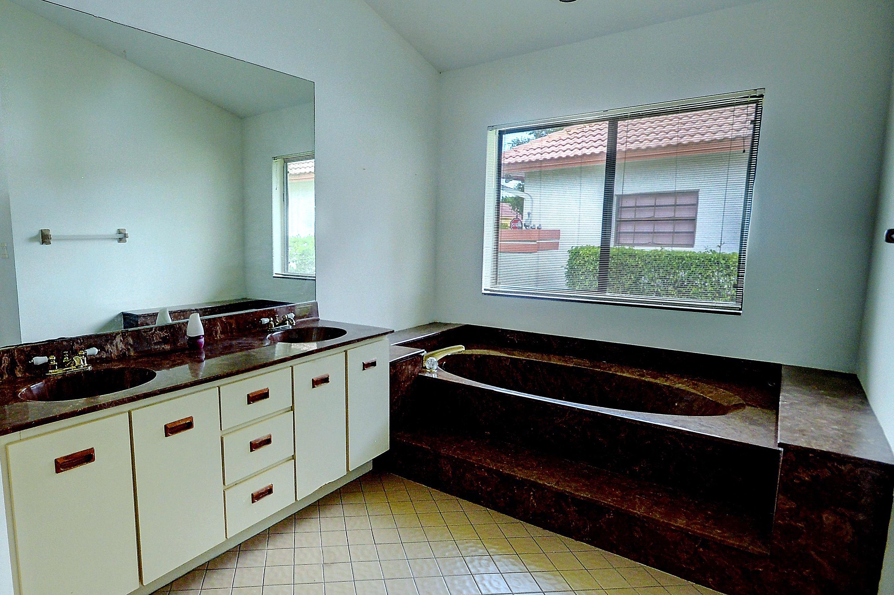 20105 Back 9 Drive Boca Raton, FL 33498 - Photo 13 of 17 masterbath