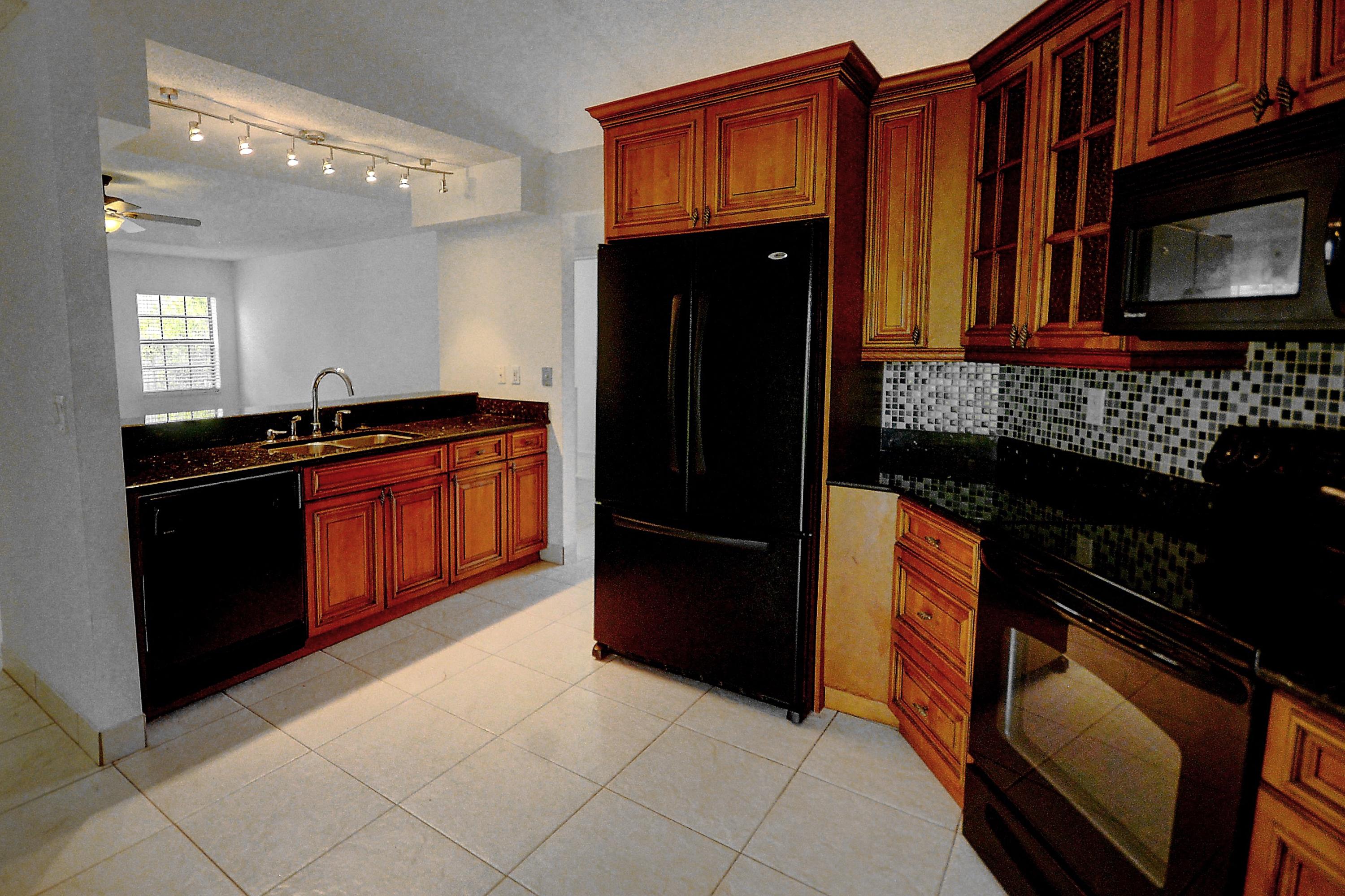 20105 Back 9 Drive Boca Raton, FL 33498 - Photo 9 of 17 kitchen