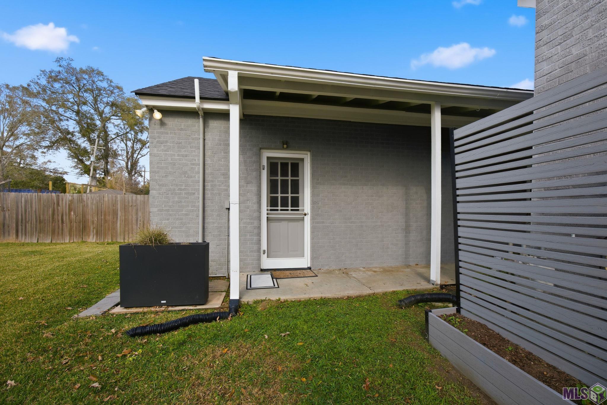 418 Kenwood Avenue Baton Rouge, LA 70806 - Photo 24 of 28 Apartment Door