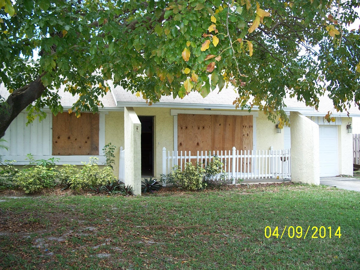 2918 Dunlin Road Delray Beach, FL 33444 - Photo 3 of 13 100_9966