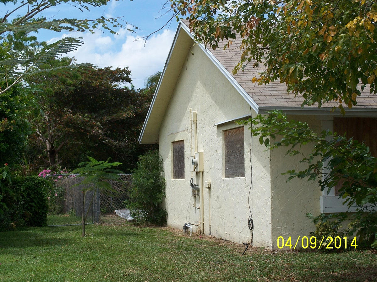 2918 Dunlin Road Delray Beach, FL 33444 - Photo 4 of 13 100_9968