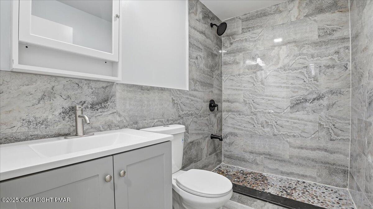 1397 Bear Drive Bushkill, PA 18324 - Photo 33 of 51 39-047_Photo Dec 01 2025, 1 01 57 PM (2)