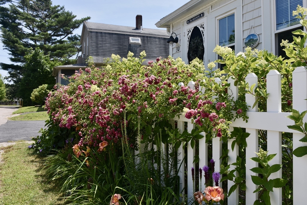 30 13th Street Wareham, MA 02558 - Photo 6 of 31