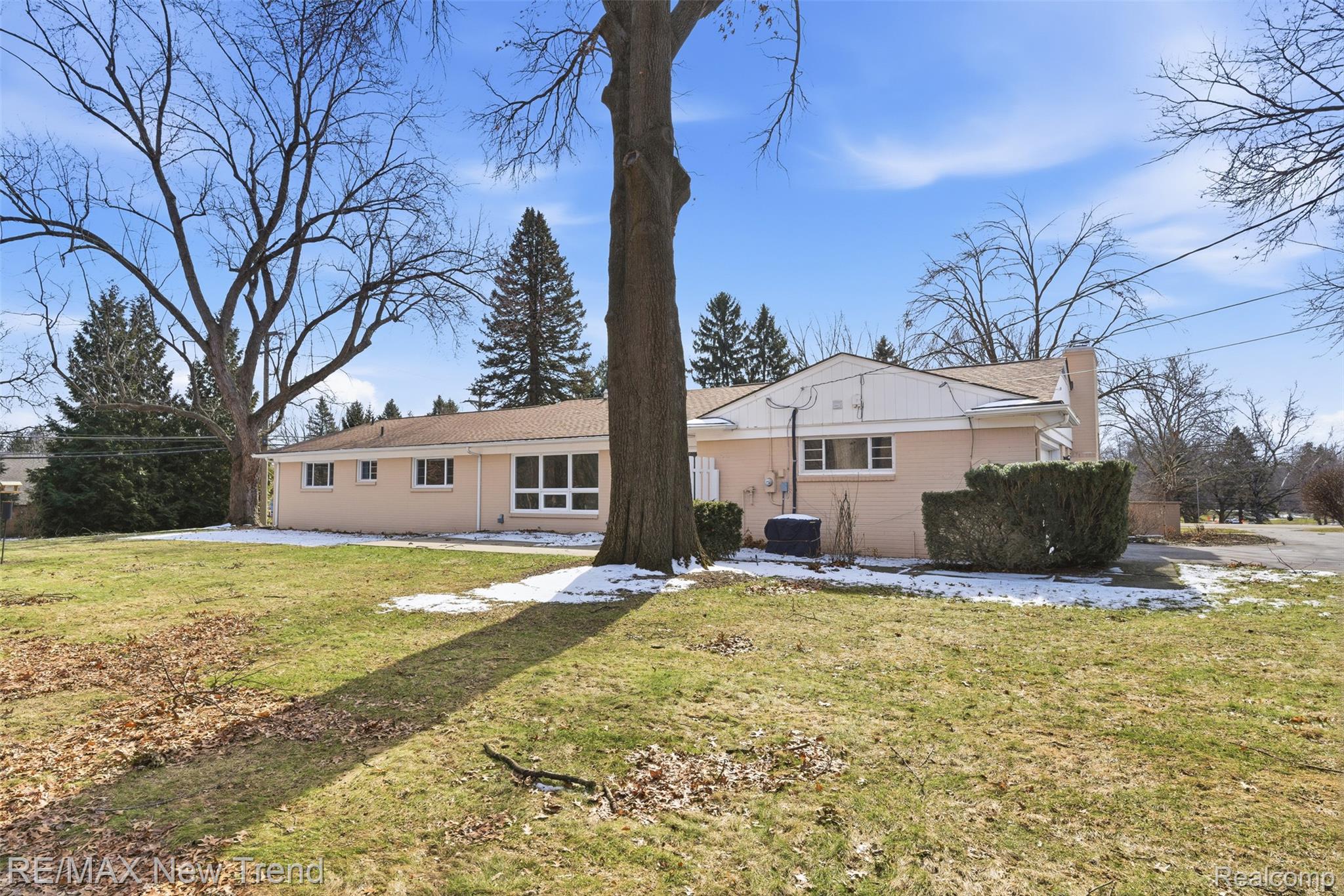 1043 Westview Road Bloomfield Hills, MI 48304 - Photo 38 of 43 38_1043 westview rd-35.jpg