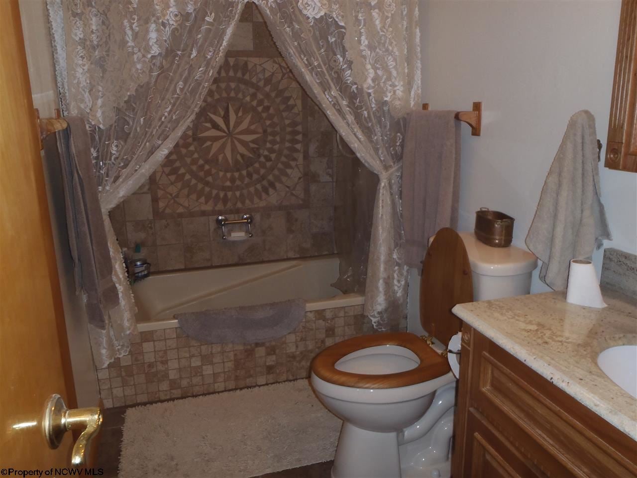663 Shumaker Road Thornton, WV 26440 - Photo 6 of 20 Gallery Image 6