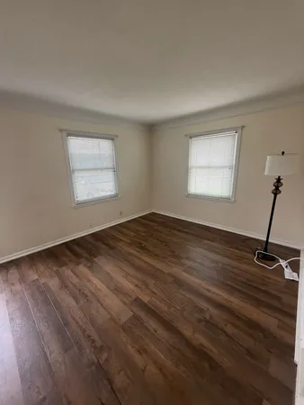 $2,500 | 18 Park Lane, Hopkins, MN 55343