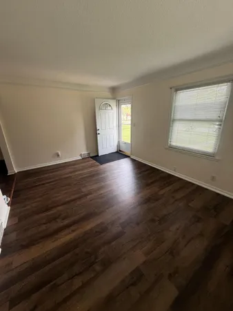 $2,500 | 18 Park Lane, Hopkins, MN 55343