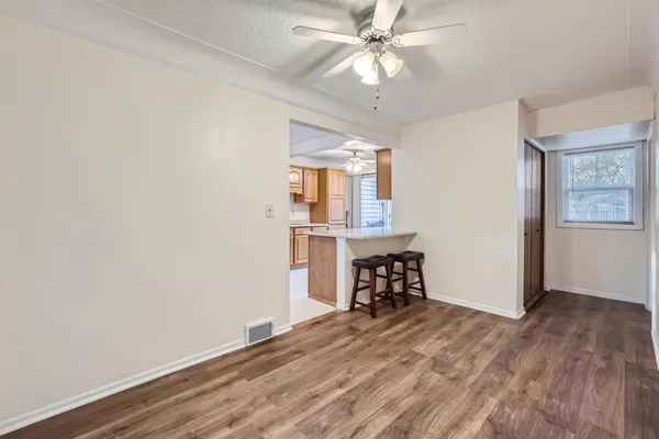$2,500 | 18 Park Lane, Hopkins, MN 55343