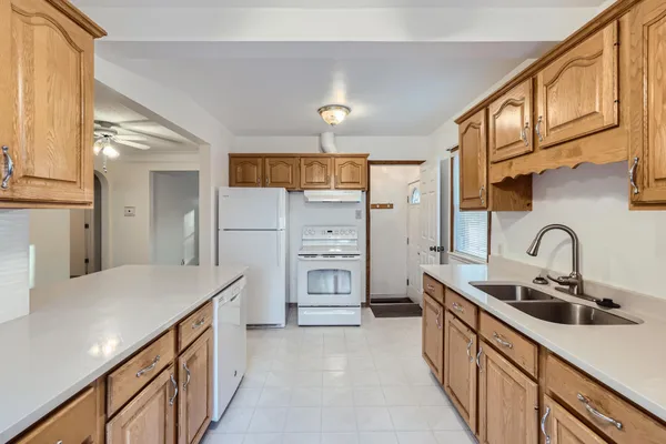 $2,500 | 18 Park Lane, Hopkins, MN 55343