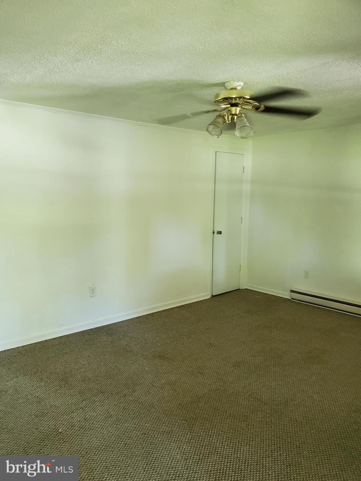 389 Ruebuck Road Clear Brook, VA 22624 - Photo 5 of 14 Living/Dining Room