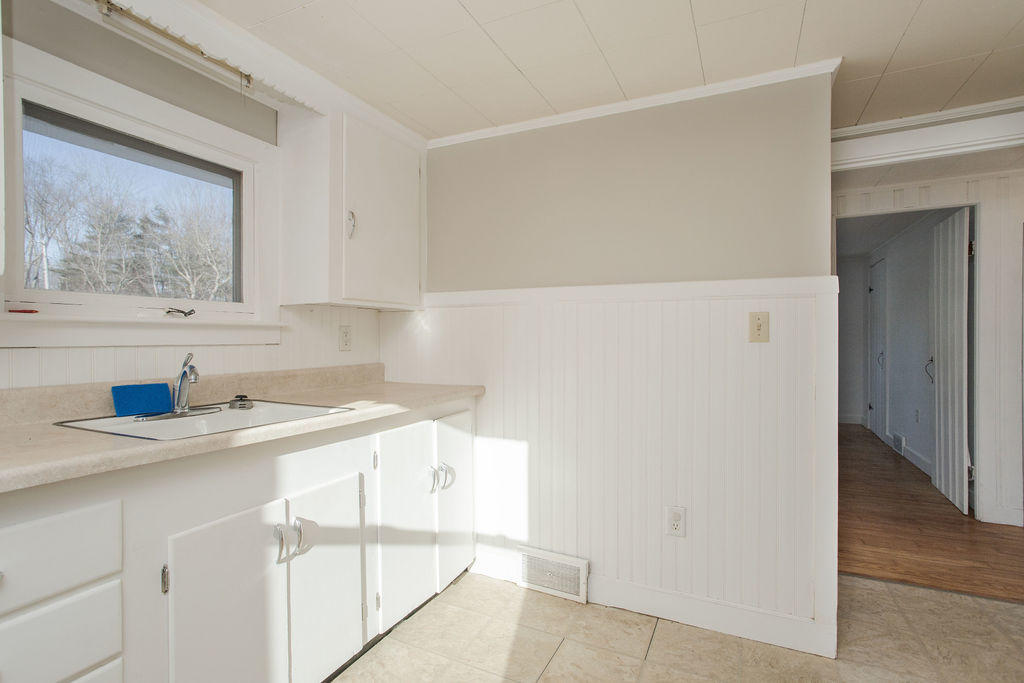 213 Long Sands Road York, ME 03909 - Photo 9 of 33 213 Long Sands